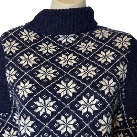 Women's Ralph Lauren Blue White Snowflake Lambswool Turtle Neck Sweater Size M - Picture 3 of 9